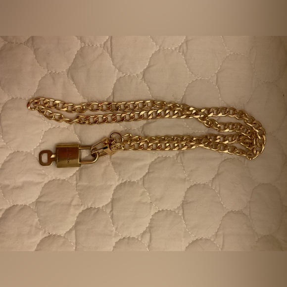 #51 Louis Vuitton Lock & Key With Unbranded Chain #312 - Picture 2 of 4